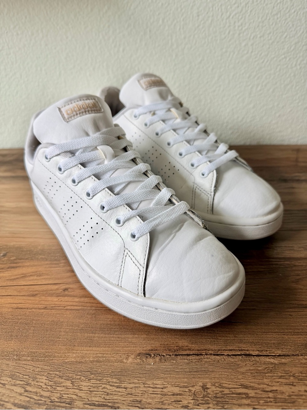 Adidas Women’s Advantage White/Copper Metallic Sneakers (Womens 10, Mens 8.5)